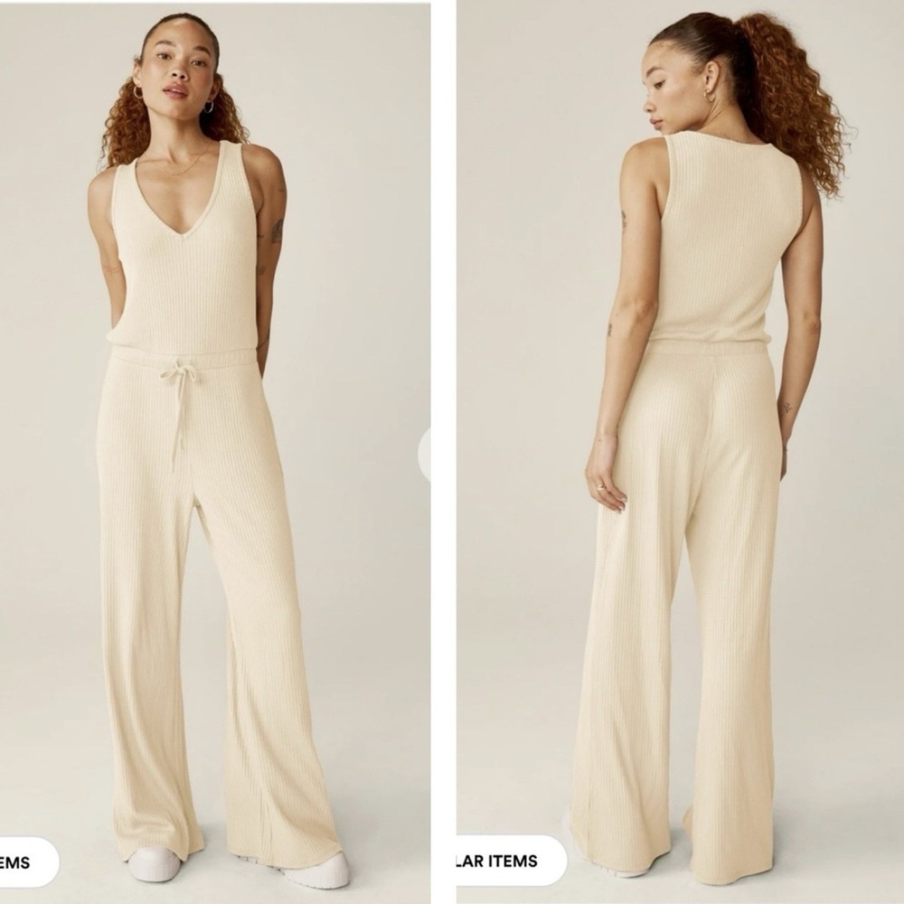 Beyond Yoga Jetsetter Jumpsuit in Ivory Size Medium